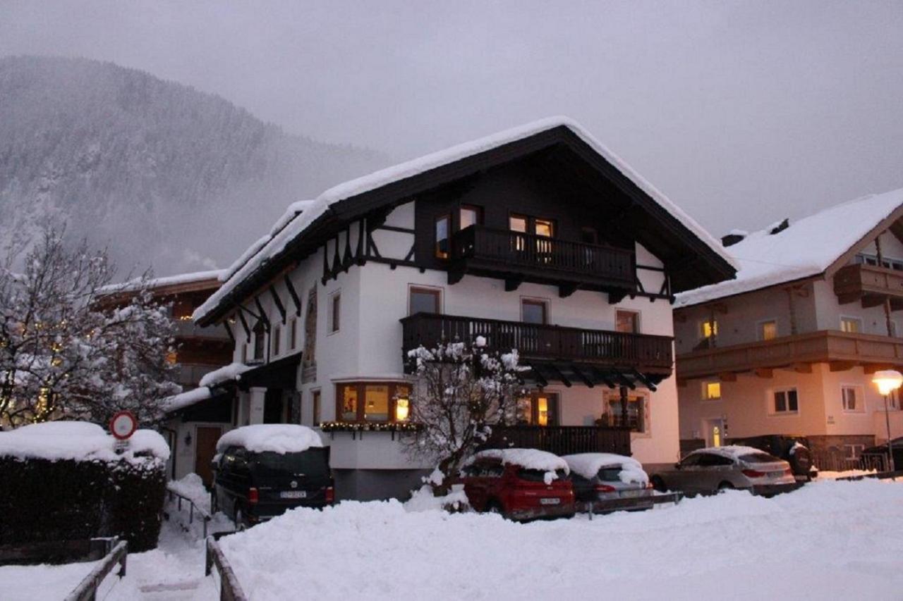 Ferienwohnung Gästehaus Huber Mayrhofen Exterior foto